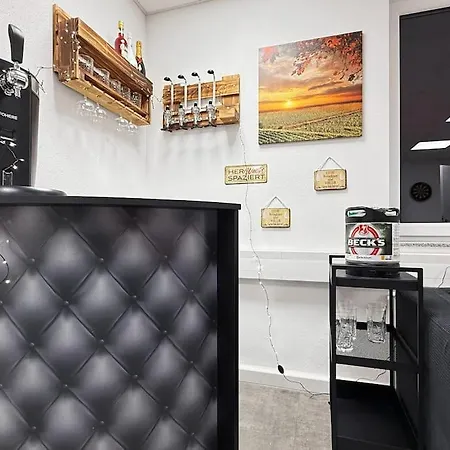 Apartamento Event- & Komfortzone Fuer Gruppen In Estugarda