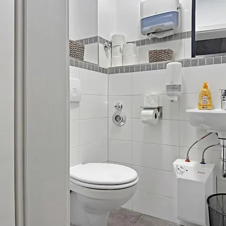 Apartamento Event- & Komfortzone Fuer Gruppen In Estugarda