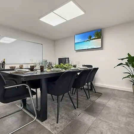Apartment Event- & Komfortzone Fuer Gruppen In *