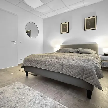 Event- & Komfortzone Fuer Gruppen In Apartment
