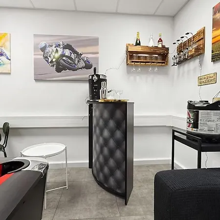 Event- & Komfortzone Fuer Gruppen In Apartment Stuttgart